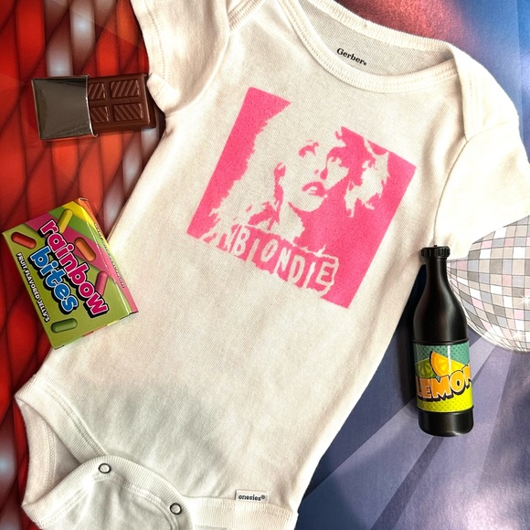 BLONDIE Debbie Harry inspired soft graffiti Gerber baby onesies 0-3M - Picture 3 of 14